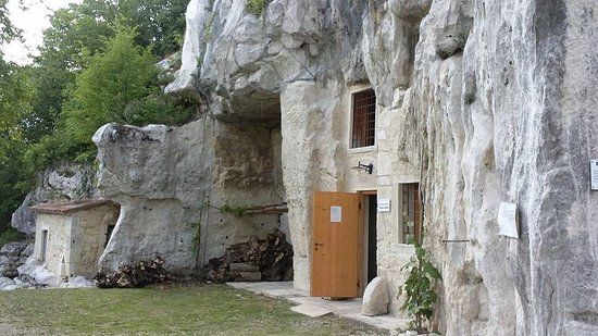Abitazione Rupestre della "Sengia dei Meoni"