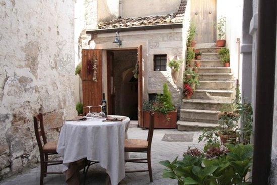 La Cantina